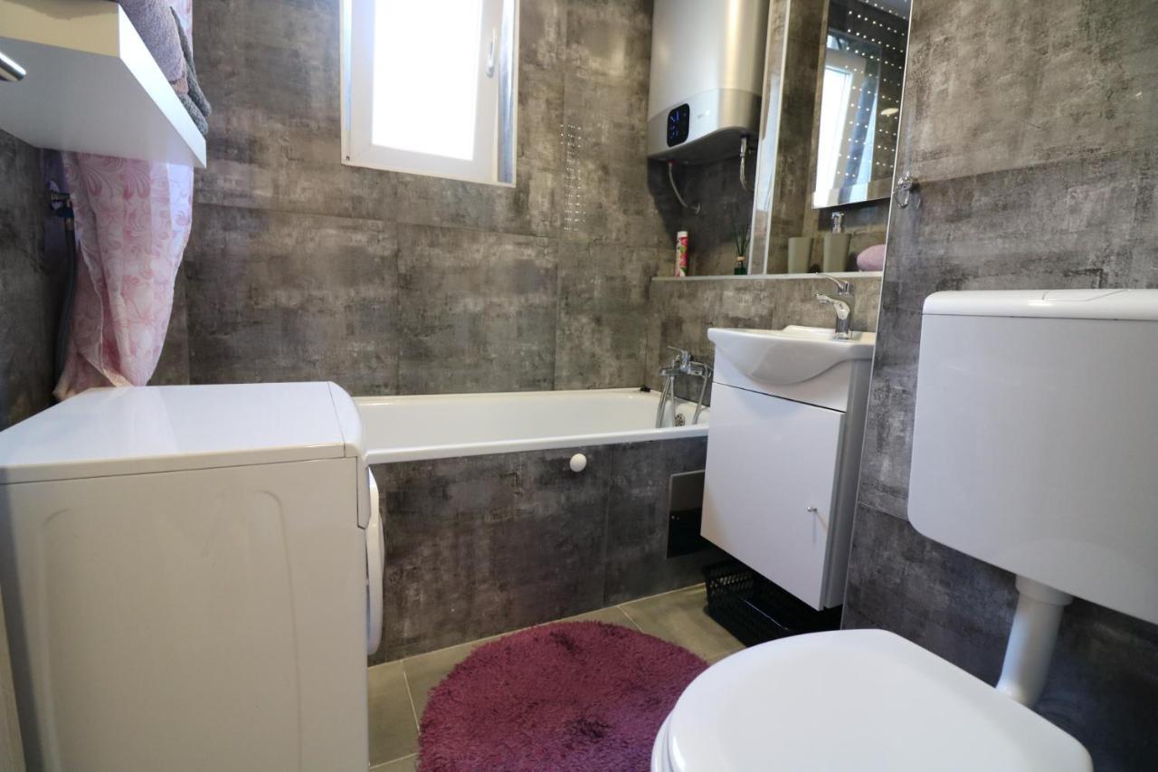 Klaudia Apartment Пула Екстериор снимка